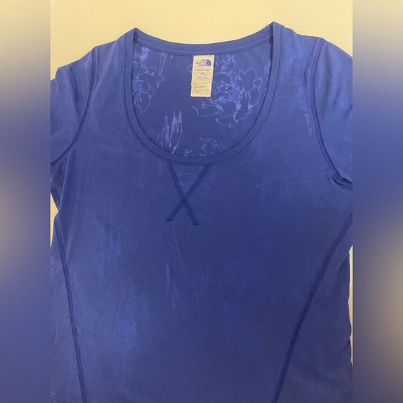 The North Face Women’s Blue Patterned Long Sleeve Shirt - Picture 4 of 9